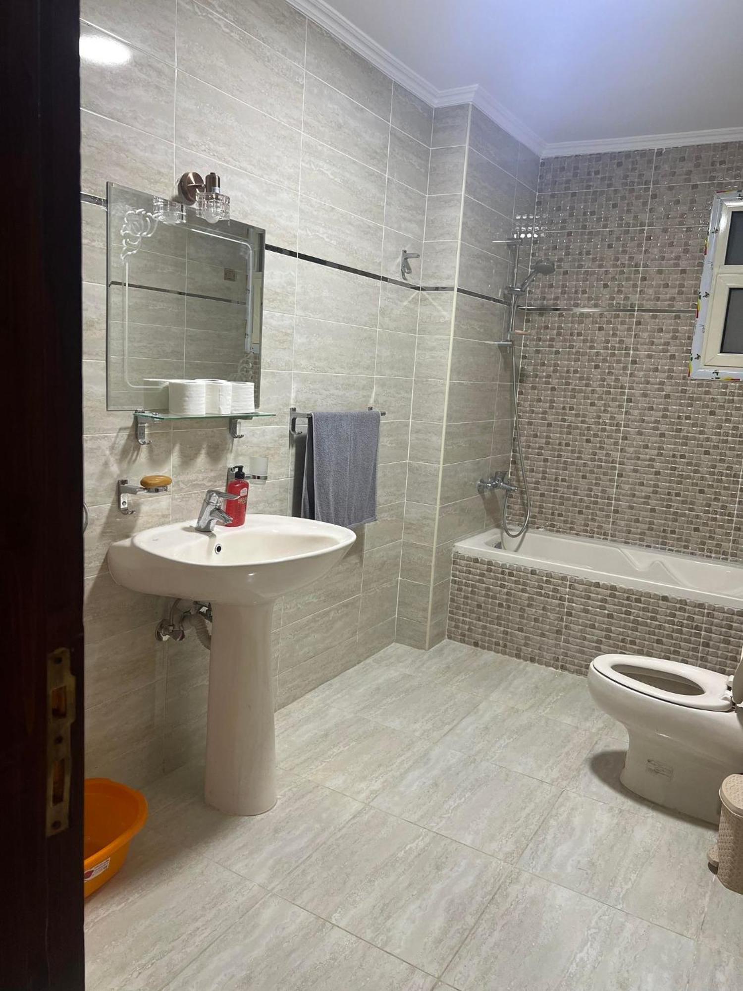 Comfy Luxurious Apartments In Central Location In Mansheyet El Bakry East Kairo Exterior foto